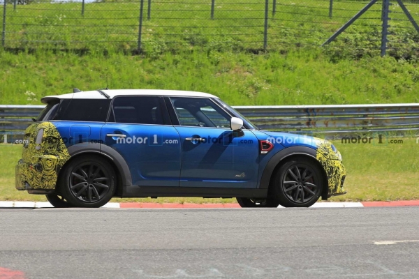 Mini Countryman готовится к ресталингу
Mini Countryman готовится к ресталингу