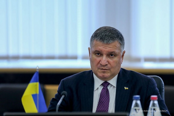 "Заработали по 800 гривен": Аваков рассказал о бандитской перестрелке в Броварах
"Заработали по 800 гривен": Аваков рассказал о бандитской перестрелке в Броварах