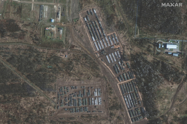 Возле границы Украины находятся почти 90 тысяч российских военных, - Минобороны