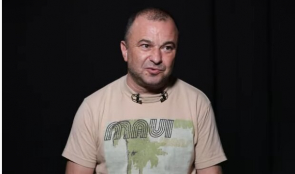 Виктор Павлик признался Славе Демину, куда потратил деньги на лечение покойного сына: "Достаточно ли..." Виктор Павлик признался Славе Демину, куда потратил деньги на лечение покойного сына: "Достаточно ли..."