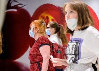 Коронавирус в Украине 26 августа: за сутки выявлено вдвое больше больных COVID-19, чем днем ранее
Коронавирус в Украине 26 августа: за сутки выявлено вдвое больше больных COVID-19, чем днем ранее