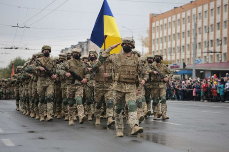 В Северодонецке провели первый парад ко Дню защитников и защитниц Украины