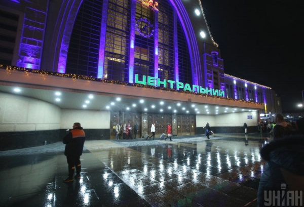 В Укрзализныце придумали, как измерять температуру на вокзалах Киева
В Укрзализныце придумали, как измерять температуру на вокзалах Киева