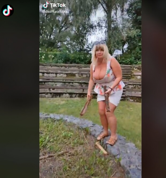 Мила Кузнецова с 15-м размером превратилась в ведьму: "Устроим шабаш" Мила Кузнецова с 15-м размером превратилась в ведьму: "Устроим шабаш"