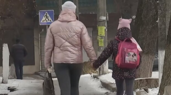 Обучение школьников в условиях войны и тревог: вещи, которые обязательно должны быть в тревожном рюкзаке ребенка Обучение школьников в условиях войны и тревог: вещи, которые обязательно должны быть в тревожном рюкзаке ребенка