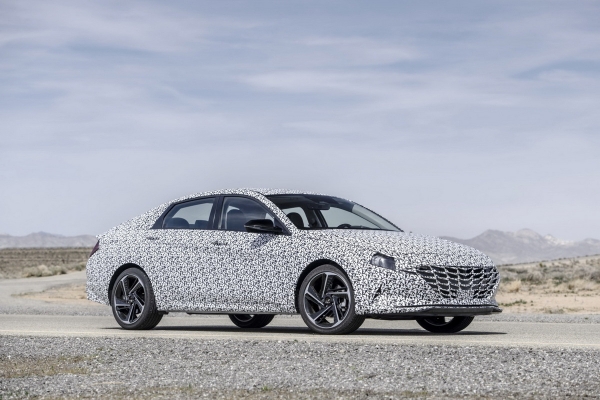 
Для Hyundai Elantra готовят спортивную версию N Line
 