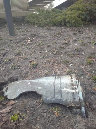 Дачу президента Зеленского обстреливали: упал обломок ракет
