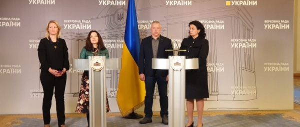Сюмар предостерегла Зеленского от введения двойного гражданства: это легализует российские паспорта в ОРДЛО
Сюмар предостерегла Зеленского от введения двойного гражданства: это легализует российские паспорта в ОРДЛО