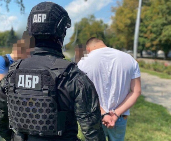 $80 тысяч и "влияние" – ГБР задержали следователя и сотрудника Нацполиции на "горячем" $80 тысяч и "влияние" – ГБР задержали следователя и сотрудника Нацполиции на "горячем"