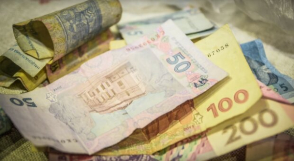До 30260 гривен в месяц: в Кабмине спрогнозировали как будут увеличиваться зарплаты украинцев в течение трех лет До 30260 гривен в месяц: в Кабмине спрогнозировали как будут увеличиваться зарплаты украинцев в течение трех лет
