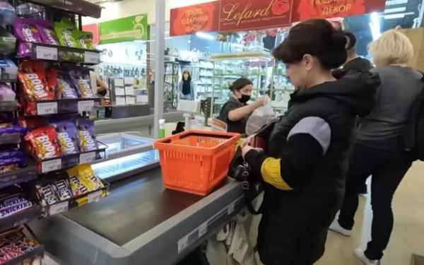 Перестаньте покупать кондитерку и колбасы: украинцев строго предупредили Перестаньте покупать кондитерку и колбасы: украинцев строго предупредили