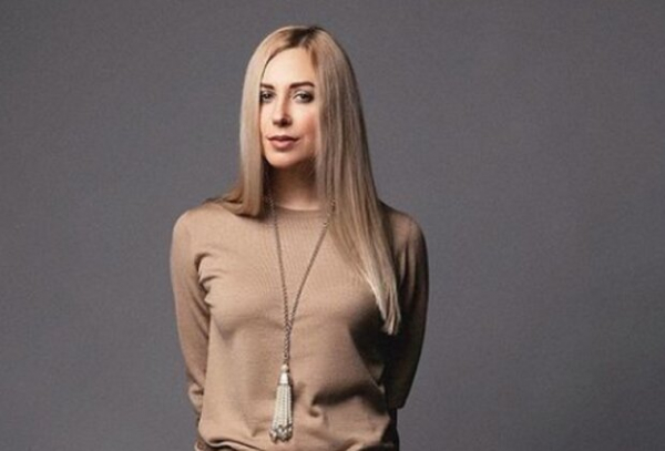 Антонина Матвиенко нашла "замену" Арсену Мирзояну после развода родителей: "Никому тебя не отдам" Антонина Матвиенко нашла "замену" Арсену Мирзояну после развода родителей: "Никому тебя не отдам"