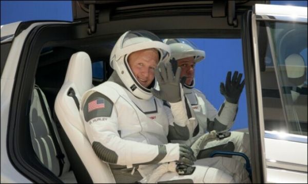Илон Маск шагает в историю - SpaceX совместно с NASA отправляют астронавтов на МКС, обновлено