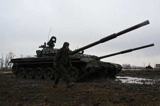 Российские БТР, танки и войска везде: мер Харькова рассказал о жуткой ситуации в городе
