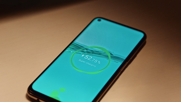 Huawei P40 lite – смартфон для современной молодежи
Huawei P40 lite – смартфон для современной молодежи