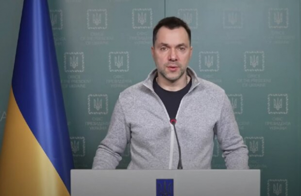 Арестович успокоил украинцев и заверил, что российские военные движутся только в одном направлении: "В потусторонний мир"