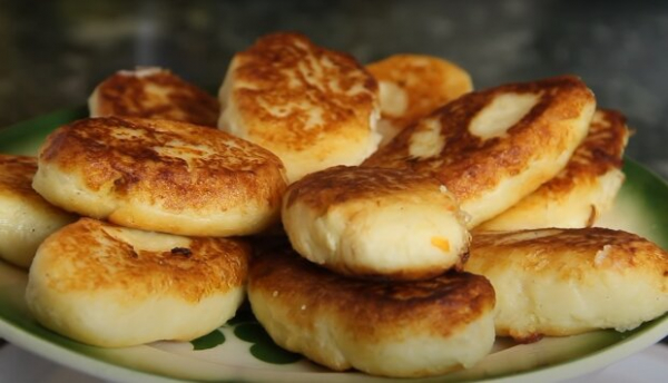 Картофельные зразы с капустой, чтобы разнообразить каши и макароны простой вкусняшкой: быстро, дешево, надежно Картофельные зразы с капустой, чтобы разнообразить каши и макароны простой вкусняшкой: быстро, дешево, надежно