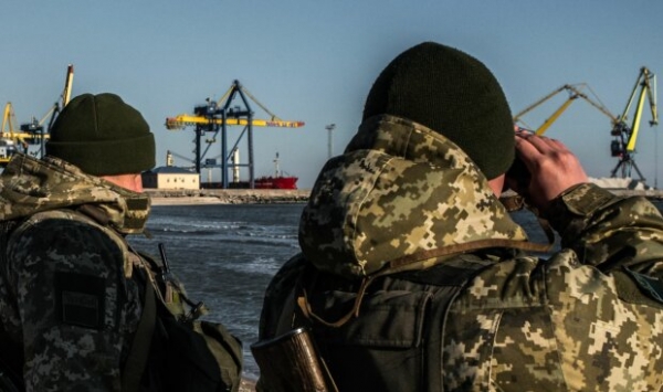 Главные новости за 23 февраля: позор с российским праздником, отмена среднего образования и звуки Марса