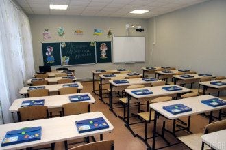 Школы в Киеве массово закрывают на карантин: сроки дистанционки
Школы в Киеве массово закрывают на карантин: сроки дистанционки