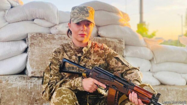 Балерина Национальной оперы Украины взяла в руки оружие после гибели мужа на войне: "Знала, что пойдет воевать"