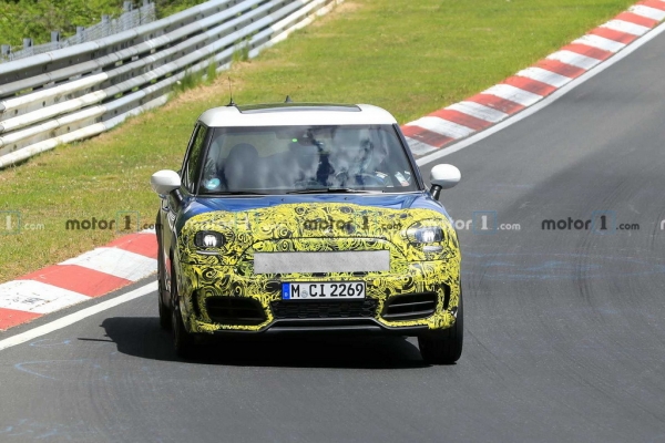 Mini Countryman готовится к ресталингу
Mini Countryman готовится к ресталингу