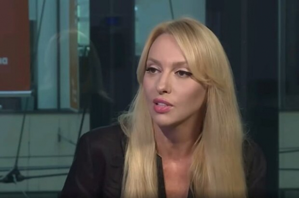 Оля Полякова лично взялась за "промытых" россиян, чтобы те узнали правду о войне: "На правильном пути" Оля Полякова лично взялась за "промытых" россиян, чтобы те узнали правду о войне: "На правильном пути"