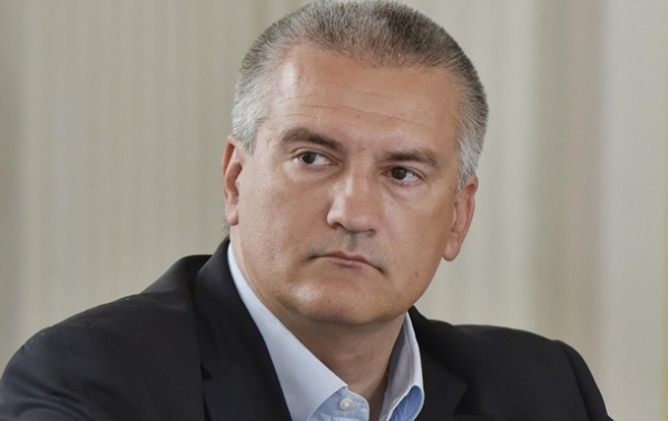 Аксенов ответил на слухи о своей отставке Аксенов ответил на слухи о своей отставке