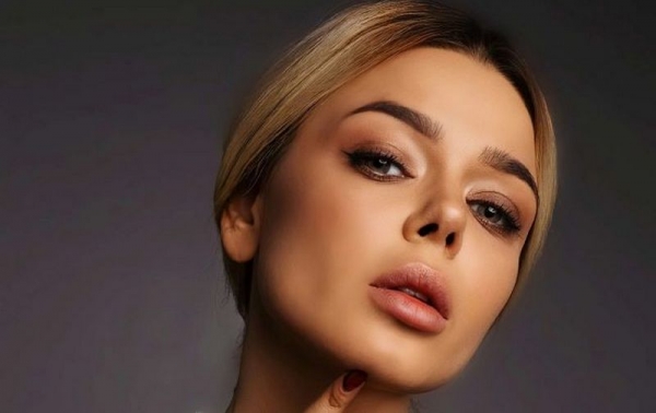 Алина Гросу прокомментировала слухи о пластических операциях Алина Гросу прокомментировала слухи о пластических операциях