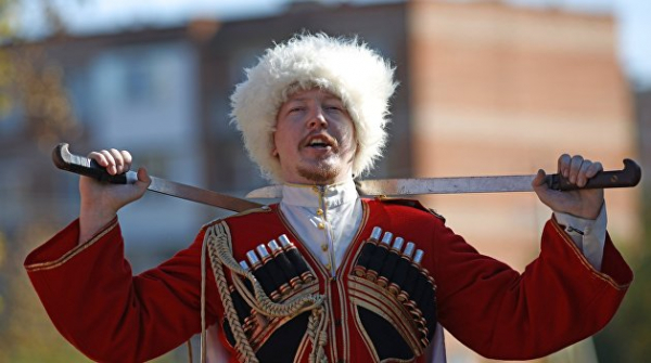 Американский адмирал: русские размахивают казацкой саблей перед лицом украинцев