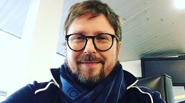 Анатолий Шарий. Биографическая справка