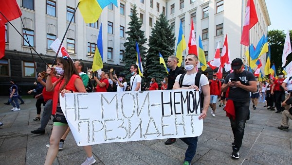 «Антимайдан» по версии Шария: как в Киеве «отбивали» улицу у националистов «Антимайдан» по версии Шария: как в Киеве «отбивали» улицу у националистов