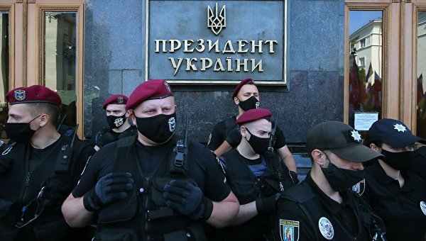 «Антимайдан» по версии Шария: как в Киеве «отбивали» улицу у националистов «Антимайдан» по версии Шария: как в Киеве «отбивали» улицу у националистов