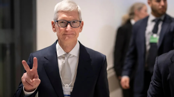 Apple отчитывается о рекордных продажах iPhone на фоне спада в сегменте Mac Apple отчитывается о рекордных продажах iPhone на фоне спада в сегменте Mac