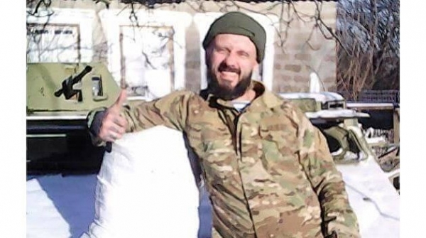 Автозак с подозреваемым в убийстве Шеремета пробился через толпу радикалов в Киеве Автозак с подозреваемым в убийстве Шеремета пробился через толпу радикалов в Киеве