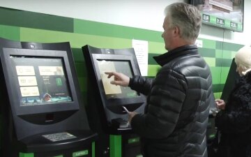 Истек срок действия карты: что должны сразу сделать клиенты ПриватБанка