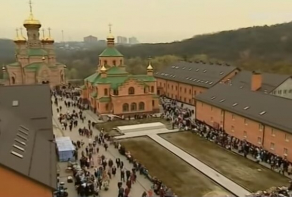 Никаких дезодорантов и тампонов: бывшая монахиня рассказала о диких правилах монастыря Никаких дезодорантов и тампонов: бывшая монахиня рассказала о диких правилах монастыря