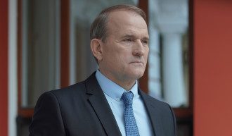 Медведчука лишили возможности летать в Россию - СМИ
Медведчука лишили возможности летать в Россию - СМИ