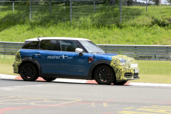 Mini Countryman готовится к ресталингу
Mini Countryman готовится к ресталингу
