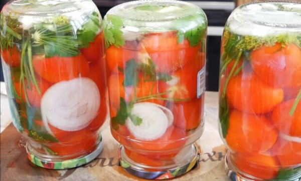 Начинайте как можно скорее: вкуснющий рецепт консервированных помидоров с корицей - сладкие и без остроты Начинайте как можно скорее: вкуснющий рецепт консервированных помидоров с корицей - сладкие и без остроты