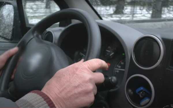 Отец 2 детей после развода живет в своем автомобиле: "Никто на работе не поверил, что бездомный" Отец 2 детей после развода живет в своем автомобиле: "Никто на работе не поверил, что бездомный"