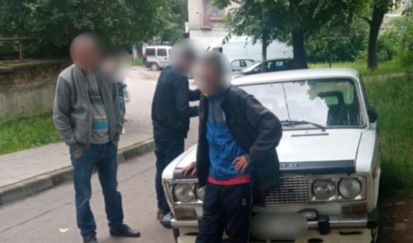 В Украине полицейским сэкономили время, чтобы быстрее "паковать" нарушителей: спецтехника уже работает В Украине полицейским сэкономили время, чтобы быстрее "паковать" нарушителей: спецтехника уже работает