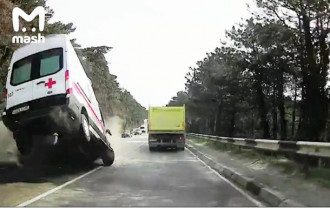В аннексированном Крыму скорая попала в смертельное ДТП
В аннексированном Крыму скорая попала в смертельное ДТП
