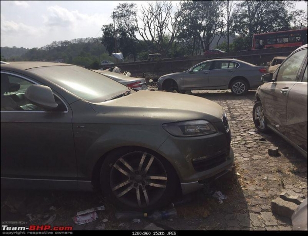 
Почти новые Mercedes, BMW и Audi бросили пылиться на свалке
 