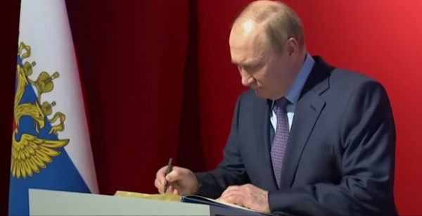 Экс-премьер-министр Италии и друг путина рассказал о своих попытках остановить войну: "Никакого ответа" Экс-премьер-министр Италии и друг путина рассказал о своих попытках остановить войну: "Никакого ответа"