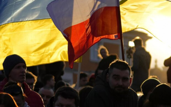 Трудоустройство, жилье и помощь: чего ждать украинцам за границей в 2024 году Трудоустройство, жилье и помощь: чего ждать украинцам за границей в 2024 году