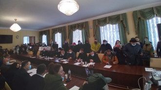 Тарифный бунт: в Житомире протестующие штурмом взяли здание облсовета
Тарифный бунт: в Житомире протестующие штурмом взяли здание облсовета
