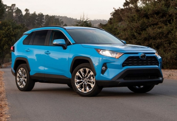 Toyota готовит кроссовер дешевле RAV4. Первые фото
Toyota готовит кроссовер дешевле RAV4. Первые фото