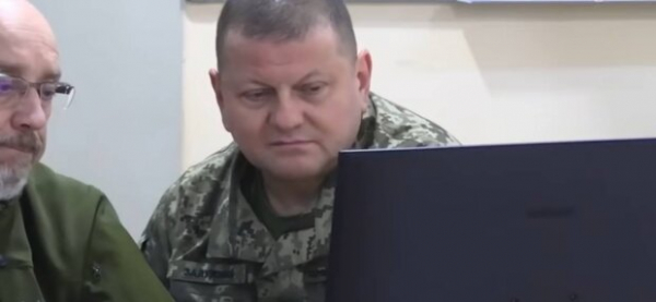Алексей Арестович заметил новые проблемы со здоровьем у путина, народ начинает подозревать: "Это распад личности" Алексей Арестович заметил новые проблемы со здоровьем у путина, народ начинает подозревать: "Это распад личности"