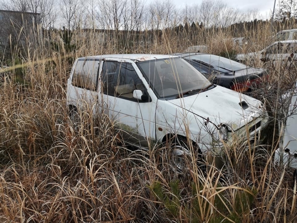 Так и остались на улицах: нетронутые авто в зоне отчуждения
Так и остались на улицах: нетронутые авто в зоне отчуждения