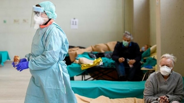 В Пакистане инфицированные covid-19 покупают кровь у здоровых людей и "заливают" в себя В Пакистане инфицированные covid-19 покупают кровь у здоровых людей и "заливают" в себя